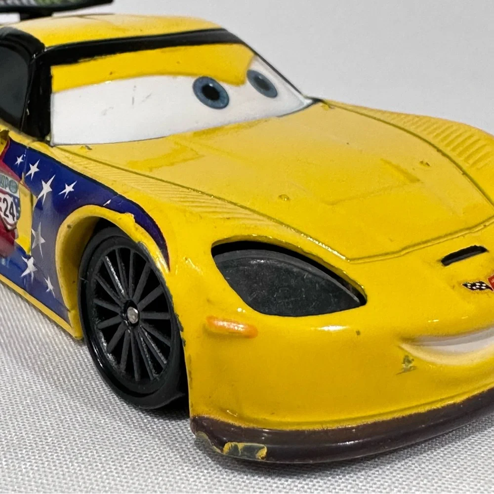 Disney Store Cars 1:43 Deluxe Jeff Gorvette World Grand Prix Die-cast
